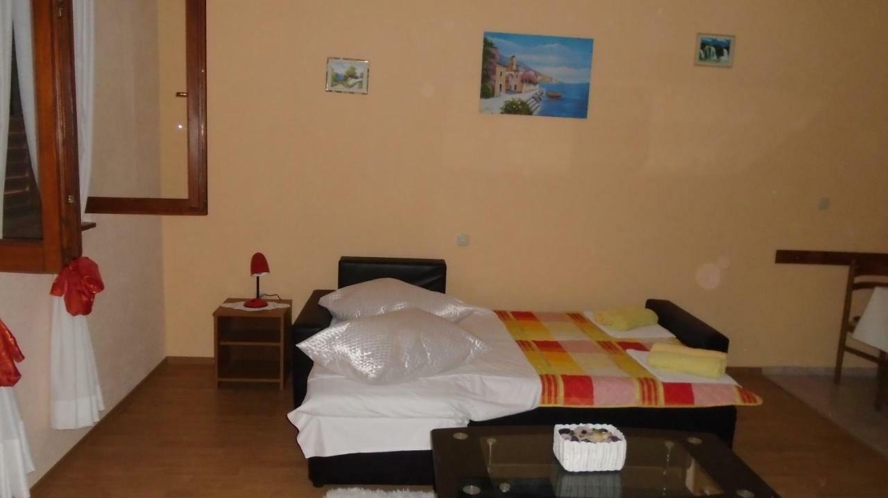 Apartmani A.Teskera Trogir Exteriör bild