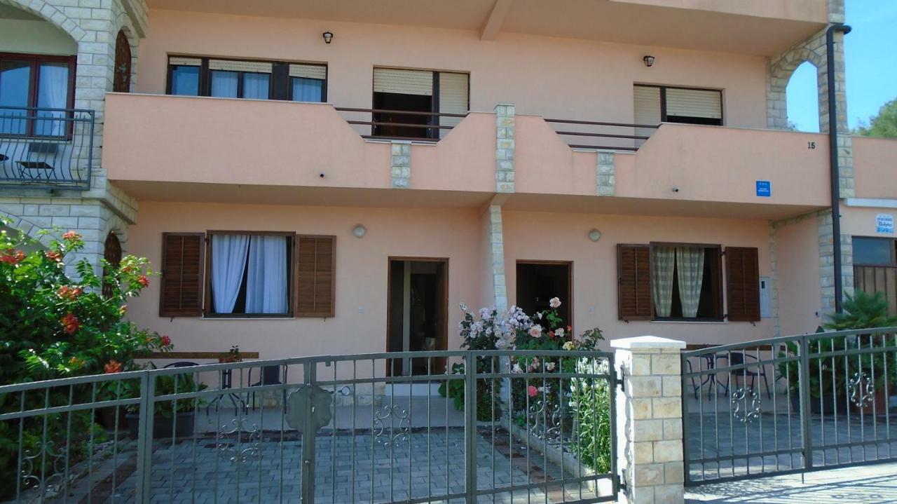 Apartmani A.Teskera Trogir Exteriör bild